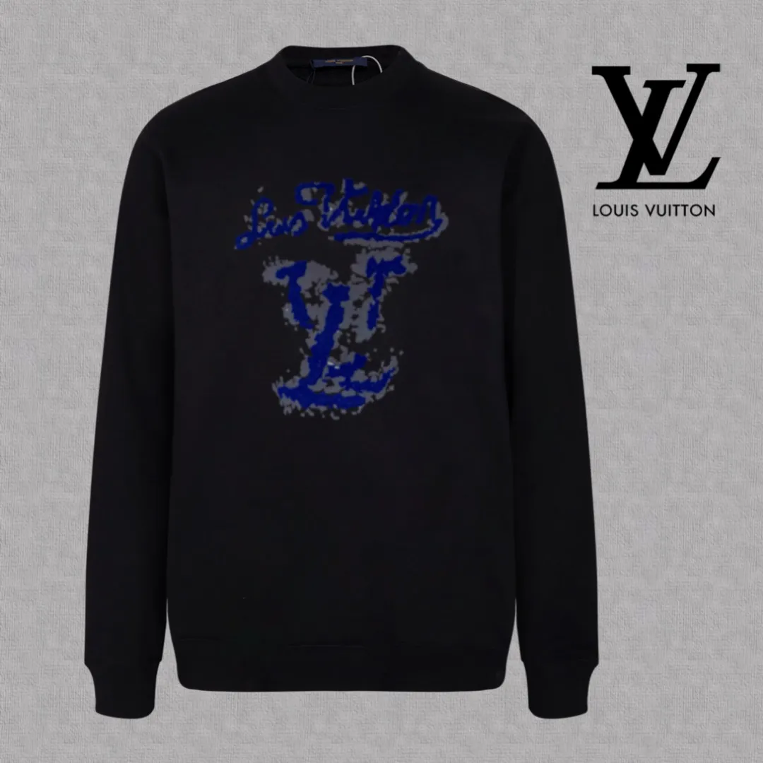 🅿️250 hot style on the shelves🔥❗ 💫〖Louis Vuitton LV〗 Fashionable round neck sweatshirt, casually matched with various styles, it is perfectly handsome😎The whole dress is made of double waistcoats, which makes the whole dress more three-dimensional. Not ordinary factories can do such fine work. The 2025 spring style counters are on sale, exquisite round neck terry sweatshirt, high-end double-strand pure cotton Customized drawstring ribs are dyed in the same vat and are complete with three standards. The chest craftsmanship adopts a simple and elegant pattern on the chest, which is easy to control for any age group! Fit and comfortable! Customized thickened 440g terry sweatshirt fabric, soft and comfortable to the touch, with a three-dimensional shape! 🙌🏻 It’s also very breathable, so it’s a versatile style that can be worn with any outfit! ✔Color: Black White Apricot Size: S M L XL 2XL